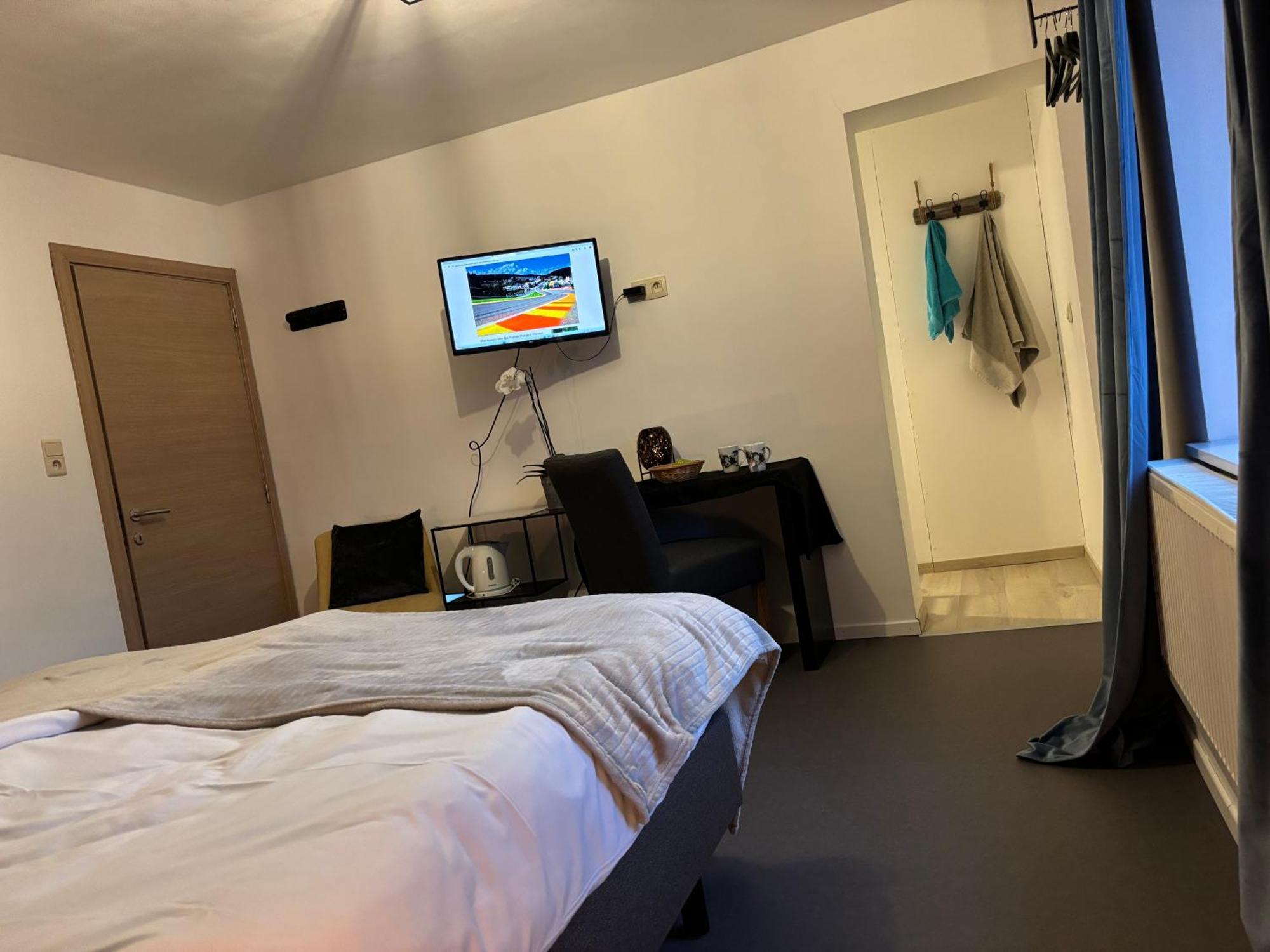 Bed and Breakfast Les Lucioles Francorchamps Esterno foto